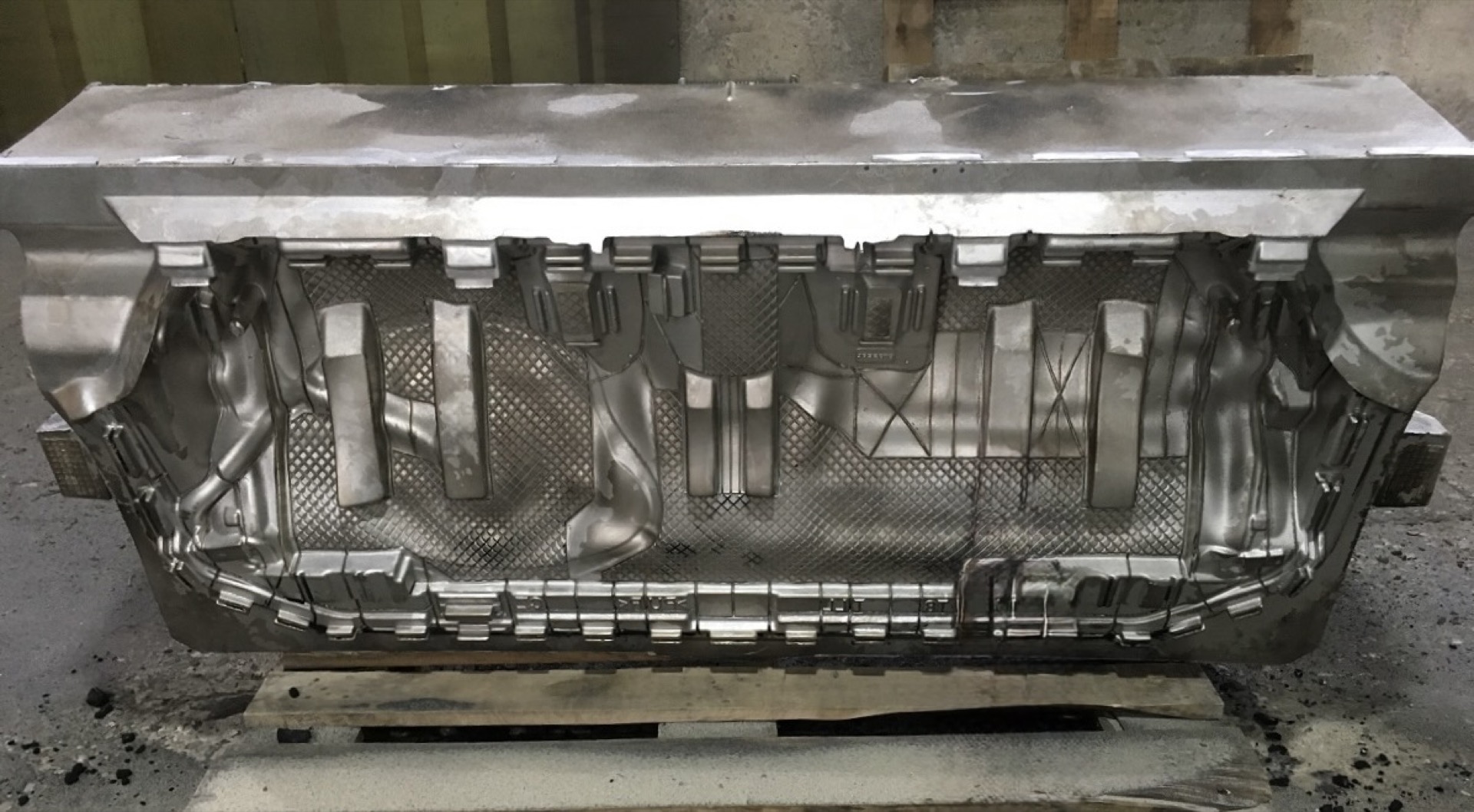 Sitzschaumwerkzeug aus Aluminiumguss für die Automobilindustrie, gegossen von Becker Guss